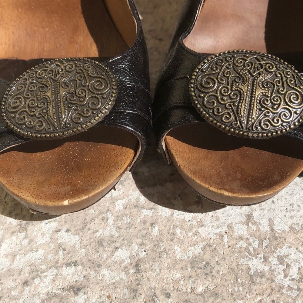 Frye  Sandals - Picture 3 of 8
